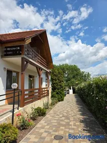 Üveghíd Vendégház - Image 1