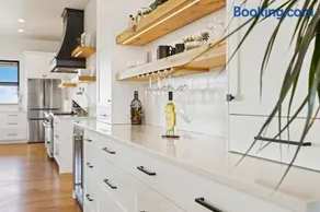Bridle Ridge Retreat - Modern Comfort, Open Views - Image 4