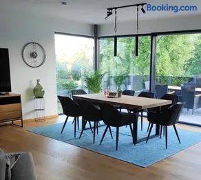 Luxuriöses Penthouse mit Blick auf die UNO-City und dem Kaiserwasser. 3Schlafzimmer, 2 Bäder, privat Lift ins Apartment - Image 1