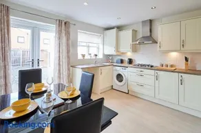 Host & Stay - Happy Home - Image 3