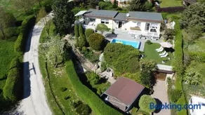 Idyllischer Ferienbungalow in ruhiger Lage mit Pool und großen Garten - Image 2