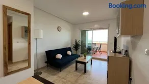 Apartamento con vistas al mar y montaña - Image 2