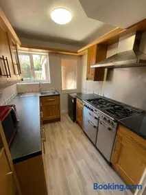 Tranquil 3 Bed in urban location - Image 4