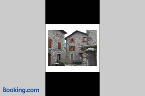 Tugninello Rustic Stone House - Image 1