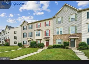 Modern Townhome Near Downtown Frederick - Image 1