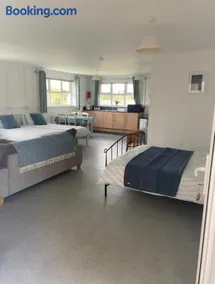 Mill House Studio Apartment - Image 4
