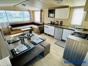 Charming Chamber with spacious relaxing area - Image 1