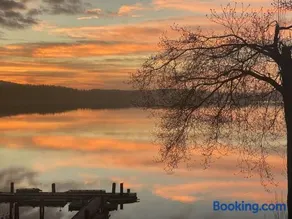 Stunning oceanfront home 4br3b sunrise beachcombing near Bamberton Park - Image 1