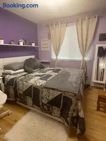 Welcoming homestay with relaxing private room - Image 1