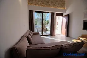 Zefiros Luxury Apartments - Image 5
