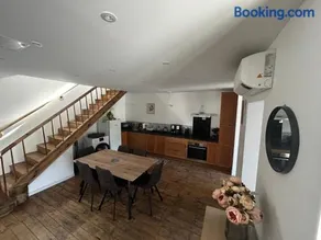 Petite maison de village - Image 1