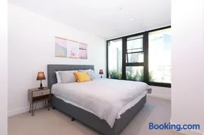 Skyline View 2BR With Free Parking 6 Min To MCEC - Image 2