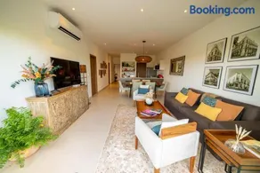 87978 DELUXE and unique 3BR condo by The Harbor, Via Montejo - Image 4