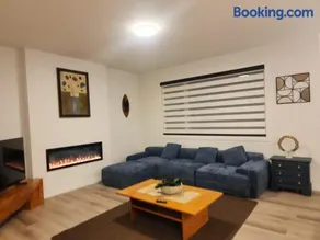Edmonton New Build Retreat Near Parks & Trails - Image 1