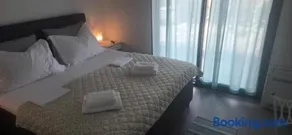 Sea View Apartments - Image 3