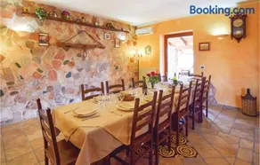 Gorgeous Home In Nicosia With Wifi - Image 3