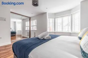 STYLISH 4 BED 2 BATH & PARKING - PINEWOOD HEATHROW - By Tempstay - Image 5