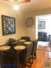 Apartment Sleeps 4 with Free Parking - Image 3