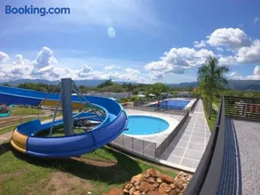 Piscina privada y mucha tranquilidad. - Image 3