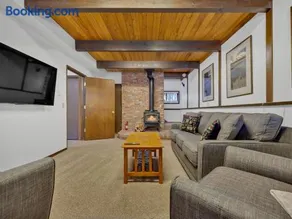 Snowflake Chalet - Image 5
