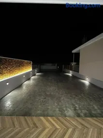 Thomas Luxury home - Image 3