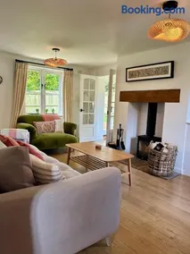 Holly Cottage - Image 3
