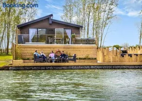 Noahs Retreat - Image 1