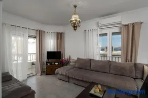 Renalda House in the Port of Adamas - Image 1