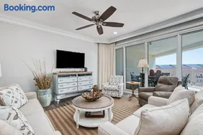 Oceanview Condo with Pools and Hot Tub - Image 4
