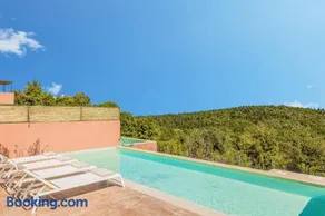 Villa avec barbecue, terrasse et piscine privée - Image 3