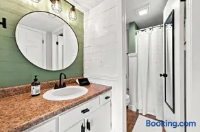 Cozy Bryce Resort Condo - Fireplace & Views - Image 3