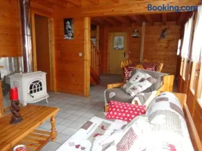 Chalet 3 Chambres 8 Pers, 800m Pistes, Parking Couvert, Poêle à Bois, Quartier Calme - Image 1