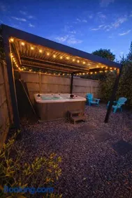Mini VILLA Coup de Coeur avec Jacuzzi et Sauna Clim Jardin clos et parking sur place - Image 3