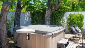 Family Friendly 3bed ,2bath Pool, Hot-tub, Cold Plunge, Sleeps 8 - Image 1