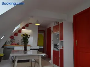 Gîte chaleureux à 20min du Zoo de Beauval avec terrasse, climatisation et jeux extérieurs - Image 2