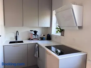 Stylish 1BR close to the metro I Free Parking & Fast WiFi - Image 3