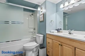 Private Family Entertainer's Suite - Image 4