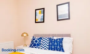 4-bed house in Kettering for groups and long stays - Image 2