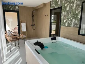 Appartement Nympha - Jacuzzi Privatif - Luxe & Intimité - Image 1