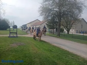 Lodge insolite sur camping à la ferme - Image 2