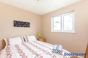 Isle of Yoga Garden Flat - Image 4