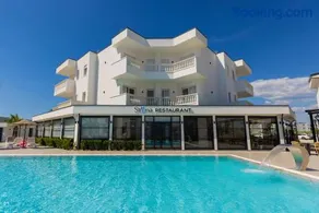 Sirena Garden Resort - Image 1