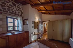 Maria's Serene Countryside Retreat - Image 2
