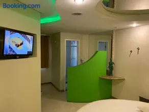 Fantasy Motel - Image 3