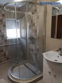 Kossuth Apartman - Image 4