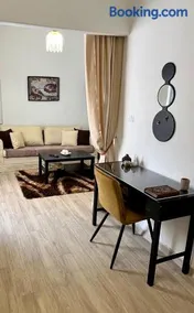 Cozy house with backyard at Iraklio Attikis - Image 3