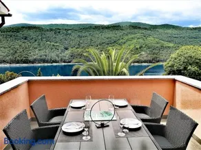 Apartments Alenka by the sea - Image 1