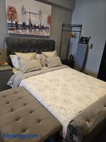 Luxury Room In Dudley - Image 4