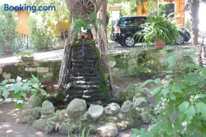 Nimpha Bungalows - Image 5