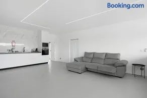 Bella Casa - Suite - Image 5